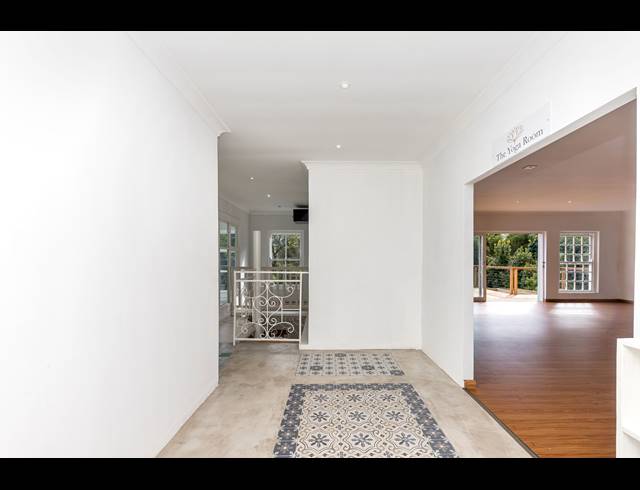 3 BEDROOM FULL FLOOR TO LET IN OVERKLOOF